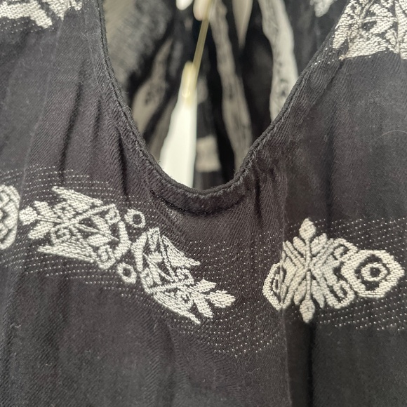 Sleeveless top by Eve Gravel - Picture 7 of 8